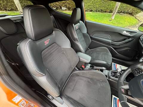 Ford Fiesta 1.5T EcoBoost ST Performance Edition Hatchback 3dr Petrol Manual Euro 6 (s/s) (200 ps) - U10003826