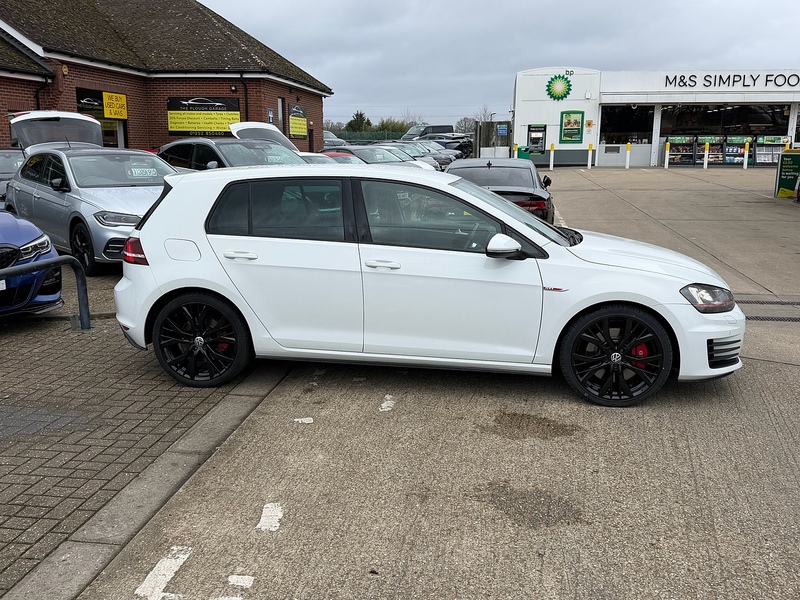 Volkswagen Golf 2.0 TSI BlueMotion Tech GTI Performance Hatchback 5dr Petrol Manual Euro 6 (s/s) (230 ps) - U10003828