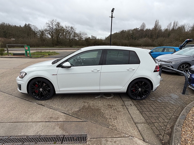 Volkswagen Golf 2.0 TSI BlueMotion Tech GTI Performance Hatchback 5dr Petrol Manual Euro 6 (s/s) (230 ps) - U10003828