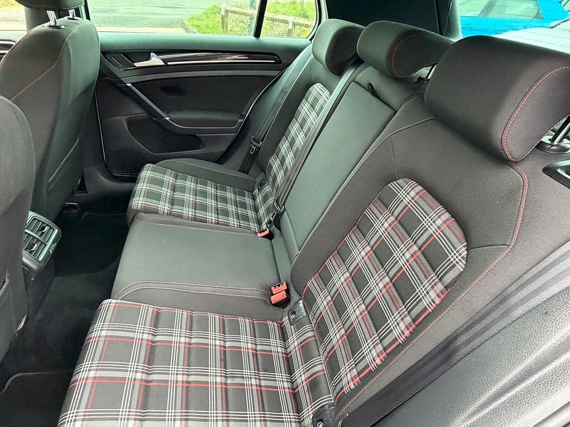 Volkswagen Golf 2.0 TSI BlueMotion Tech GTI Performance Hatchback 5dr Petrol Manual Euro 6 (s/s) (230 ps) - U10003828