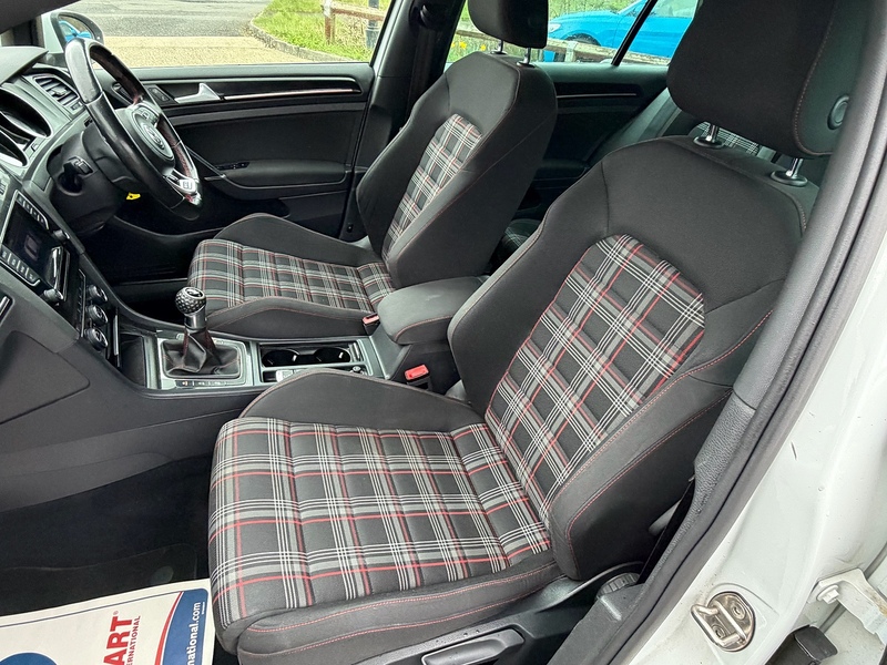 Volkswagen Golf 2.0 TSI BlueMotion Tech GTI Performance Hatchback 5dr Petrol Manual Euro 6 (s/s) (230 ps) - U10003828