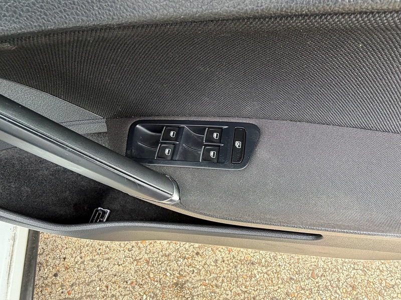 Volkswagen Golf 2.0 TSI BlueMotion Tech GTI Performance Hatchback 5dr Petrol Manual Euro 6 (s/s) (230 ps) - U10003828