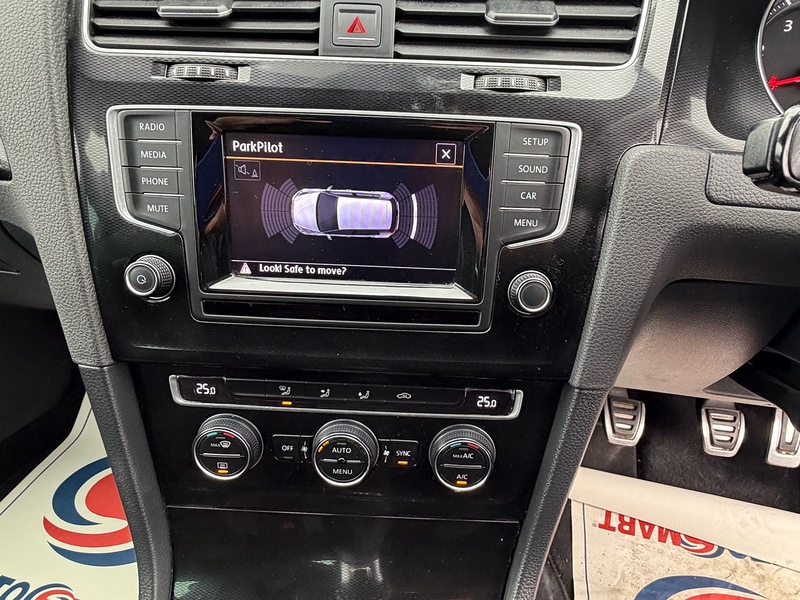 Volkswagen Golf 2.0 TSI BlueMotion Tech GTI Performance Hatchback 5dr Petrol Manual Euro 6 (s/s) (230 ps) - U10003828