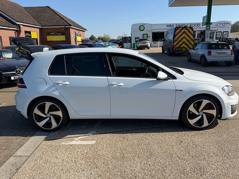 Volkswagen Golf 2.0 TSI BlueMotion Tech GTI Performance Hatchback 5dr Petrol Manual Euro 6 (s/s) (230 ps) - U10003828