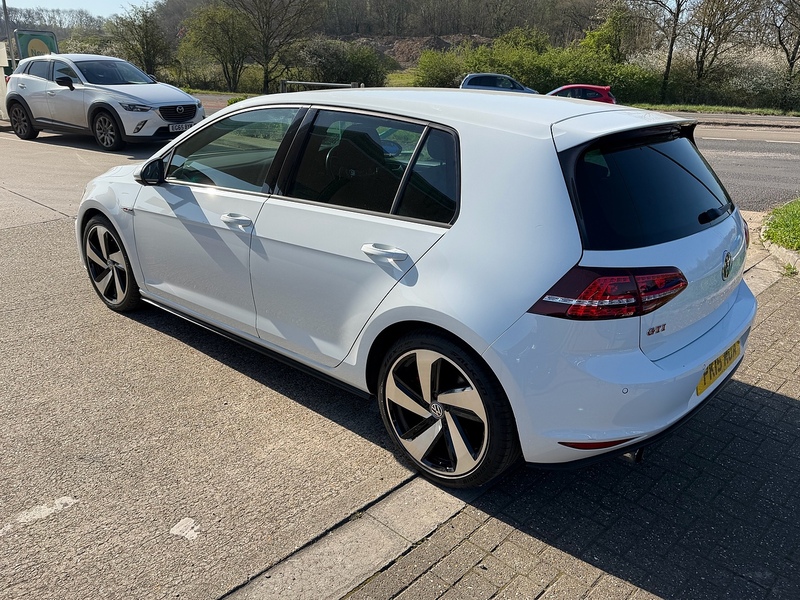 Volkswagen Golf 2.0 TSI BlueMotion Tech GTI Performance Hatchback 5dr Petrol Manual Euro 6 (s/s) (230 ps) - U10003828
