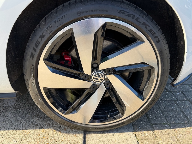Volkswagen Golf 2.0 TSI BlueMotion Tech GTI Performance Hatchback 5dr Petrol Manual Euro 6 (s/s) (230 ps) - U10003828