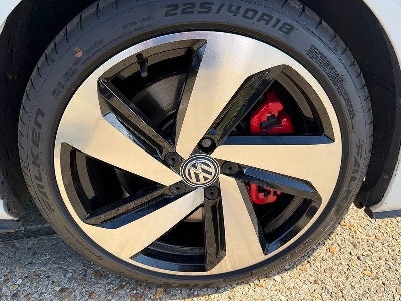 Volkswagen Golf 2.0 TSI BlueMotion Tech GTI Performance Hatchback 5dr Petrol Manual Euro 6 (s/s) (230 ps) - U10003828