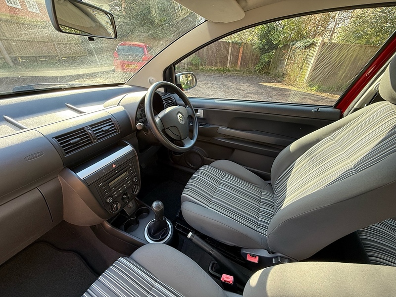 Volkswagen Fox 1.2 6V Urban Fox Hatchback 3dr Petrol Manual Euro 5 (60 ps) - U10003832