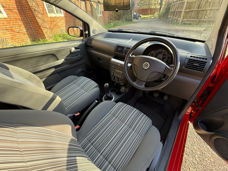 Volkswagen Fox 1.2 6V Urban Fox Hatchback 3dr Petrol Manual Euro 5 (60 ps) - U10003832