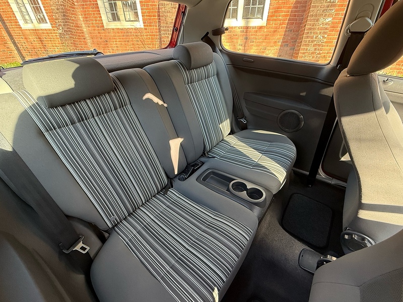 Volkswagen Fox 1.2 6V Urban Fox Hatchback 3dr Petrol Manual Euro 5 (60 ps) - U10003832