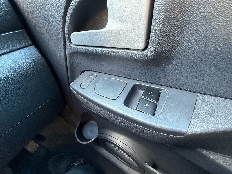 Volkswagen Fox 1.2 6V Urban Fox Hatchback 3dr Petrol Manual Euro 5 (60 ps) - U10003832