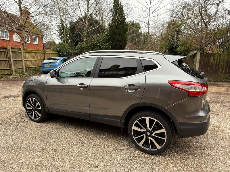 Nissan Qashqai 1.6 dCi Tekna SUV 5dr Diesel Manual 2WD Euro 5 (s/s) (130 ps) - U10003834