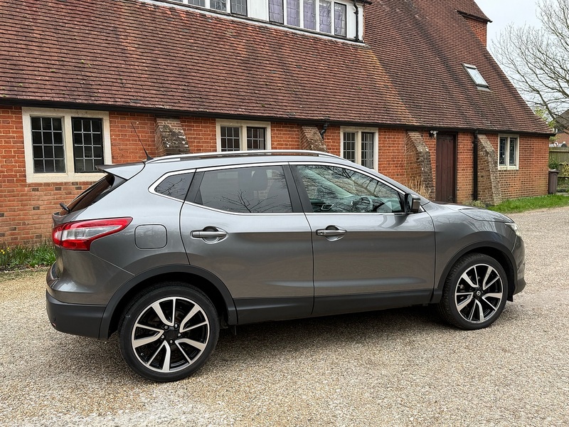 Nissan Qashqai 1.6 dCi Tekna SUV 5dr Diesel Manual 2WD Euro 5 (s/s) (130 ps) - U10003834
