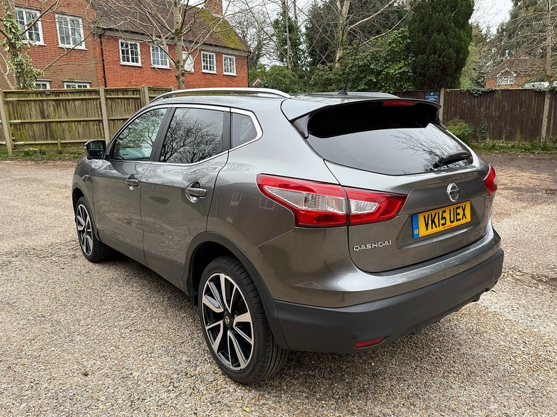 Nissan Qashqai 1.6 dCi Tekna SUV 5dr Diesel Manual 2WD Euro 5 (s/s) (130 ps) - U10003834