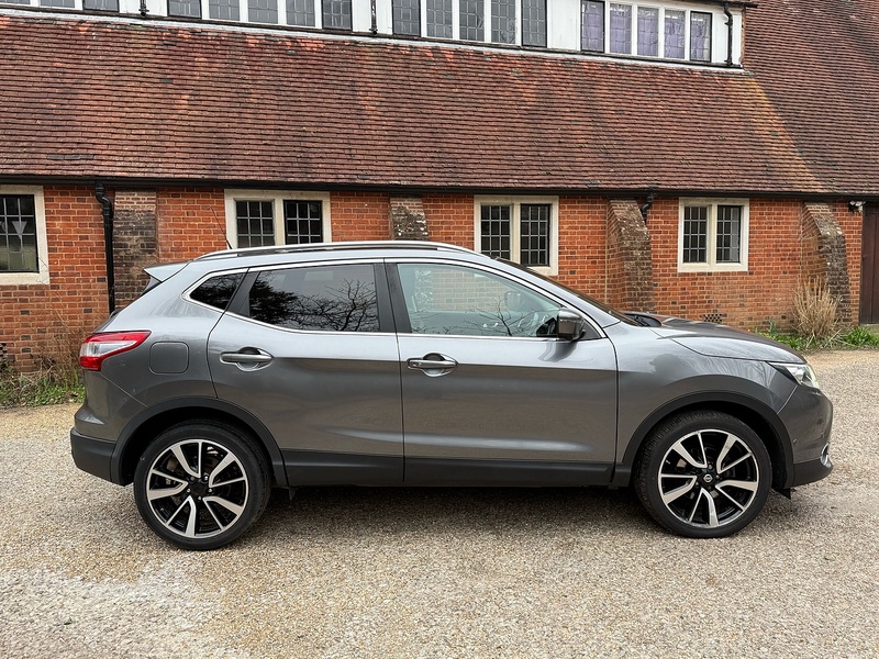 Nissan Qashqai 1.6 dCi Tekna SUV 5dr Diesel Manual 2WD Euro 5 (s/s) (130 ps) - U10003834