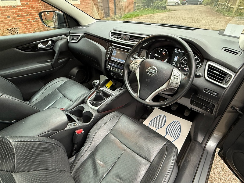 Nissan Qashqai 1.6 dCi Tekna SUV 5dr Diesel Manual 2WD Euro 5 (s/s) (130 ps) - U10003834