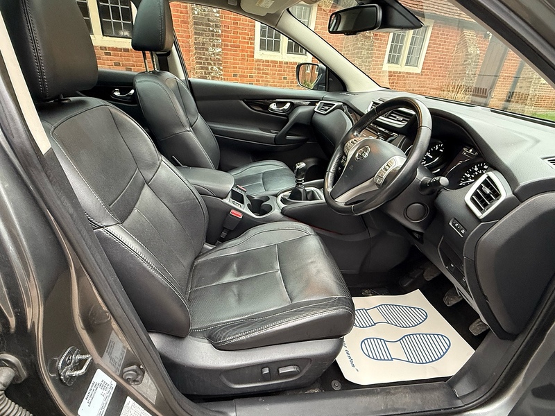 Nissan Qashqai 1.6 dCi Tekna SUV 5dr Diesel Manual 2WD Euro 5 (s/s) (130 ps) - U10003834