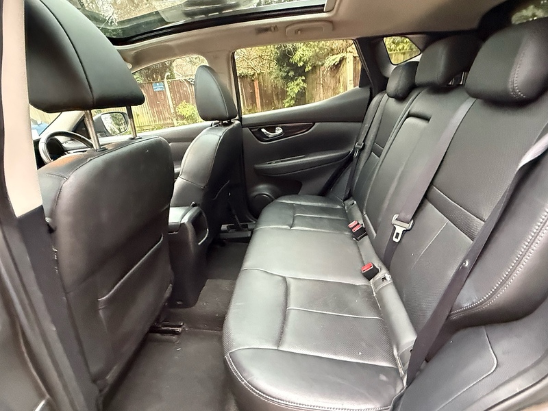 Nissan Qashqai 1.6 dCi Tekna SUV 5dr Diesel Manual 2WD Euro 5 (s/s) (130 ps) - U10003834