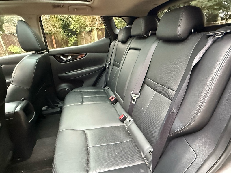 Nissan Qashqai 1.6 dCi Tekna SUV 5dr Diesel Manual 2WD Euro 5 (s/s) (130 ps) - U10003834