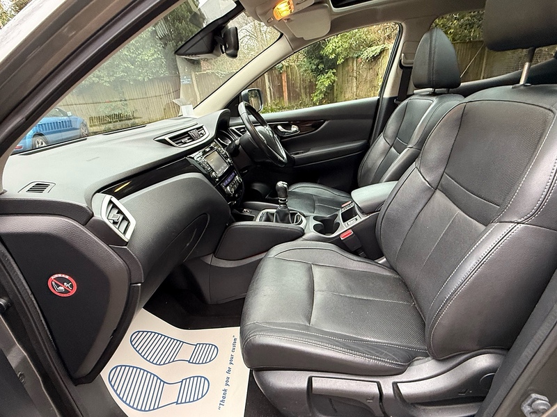 Nissan Qashqai 1.6 dCi Tekna SUV 5dr Diesel Manual 2WD Euro 5 (s/s) (130 ps) - U10003834