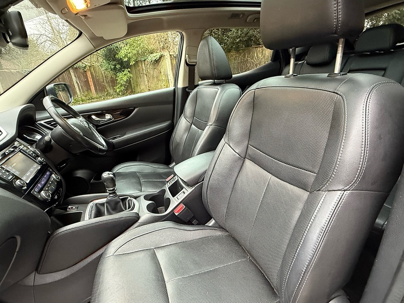 Nissan Qashqai 1.6 dCi Tekna SUV 5dr Diesel Manual 2WD Euro 5 (s/s) (130 ps) - U10003834