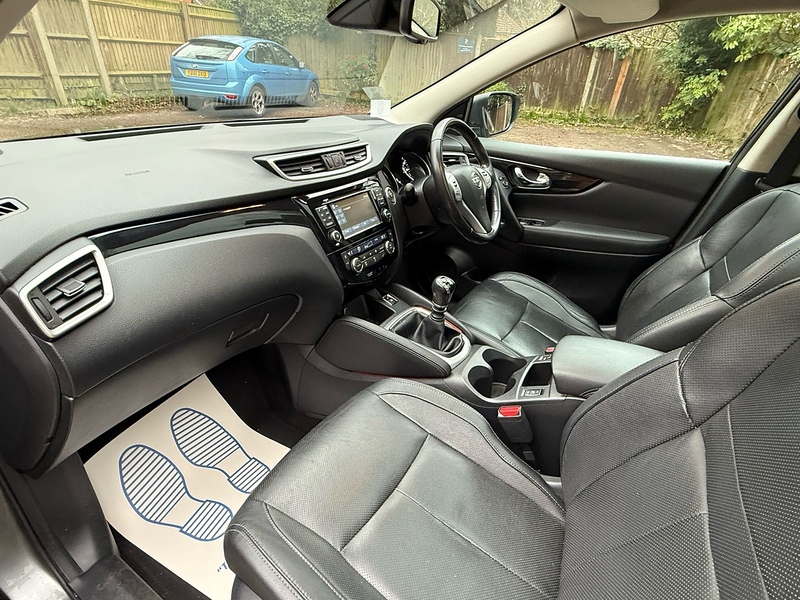 Nissan Qashqai 1.6 dCi Tekna SUV 5dr Diesel Manual 2WD Euro 5 (s/s) (130 ps) - U10003834