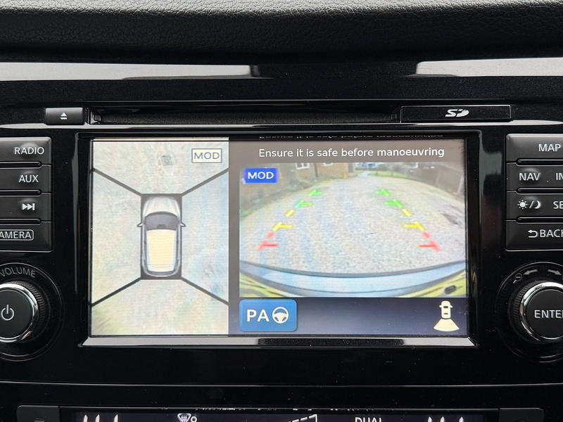 Nissan Qashqai 1.6 dCi Tekna SUV 5dr Diesel Manual 2WD Euro 5 (s/s) (130 ps) - U10003834