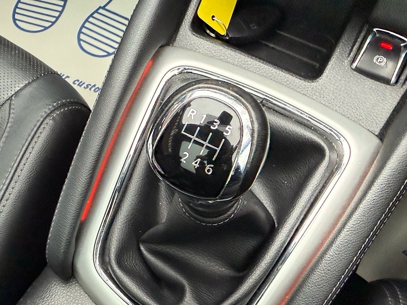 Nissan Qashqai 1.6 dCi Tekna SUV 5dr Diesel Manual 2WD Euro 5 (s/s) (130 ps) - U10003834