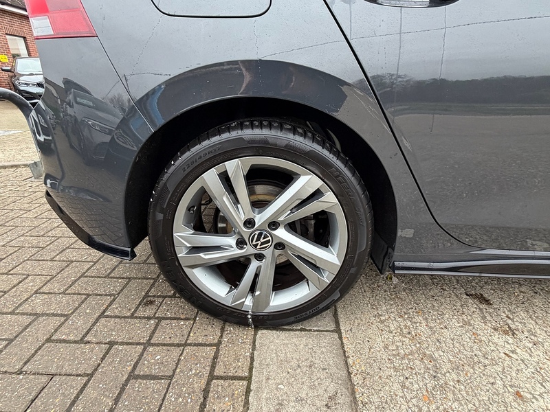 Volkswagen Golf 1.5 TSI R-Line Hatchback 5dr Petrol Manual Euro 6 (s/s) (150 ps) - U10003838