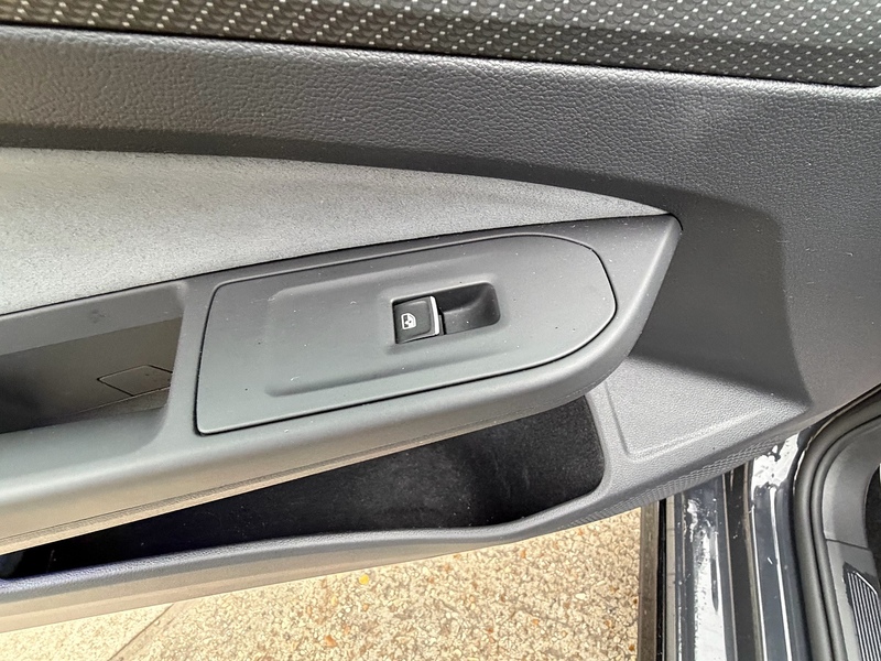 Volkswagen Golf 1.5 TSI R-Line Hatchback 5dr Petrol Manual Euro 6 (s/s) (150 ps) - U10003838