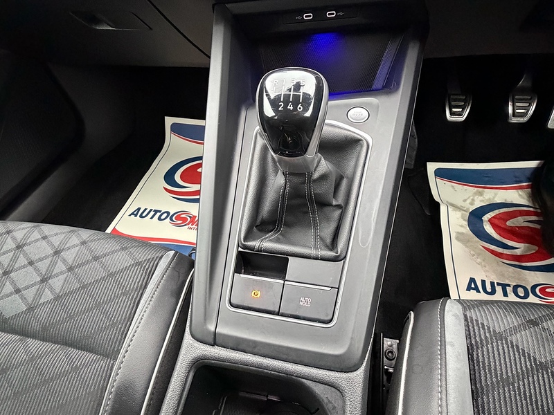 Volkswagen Golf 1.5 TSI R-Line Hatchback 5dr Petrol Manual Euro 6 (s/s) (150 ps) - U10003838