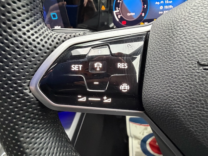 Volkswagen Golf 1.5 TSI R-Line Hatchback 5dr Petrol Manual Euro 6 (s/s) (150 ps) - U10003838