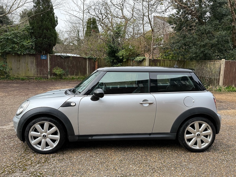 MINI Hatch 1.6 Cooper Hatchback 3dr Petrol Manual Euro 4 (120 ps) - U10003844