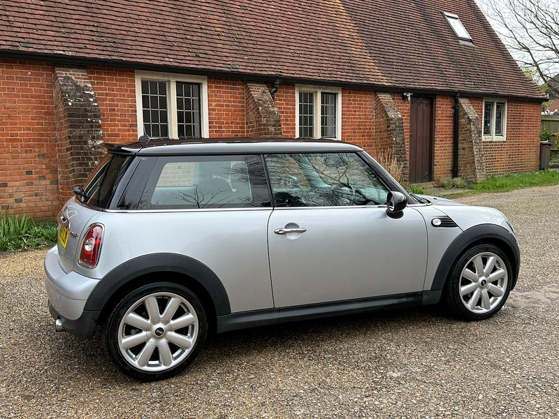 MINI Hatch 1.6 Cooper Hatchback 3dr Petrol Manual Euro 4 (120 ps) - U10003844