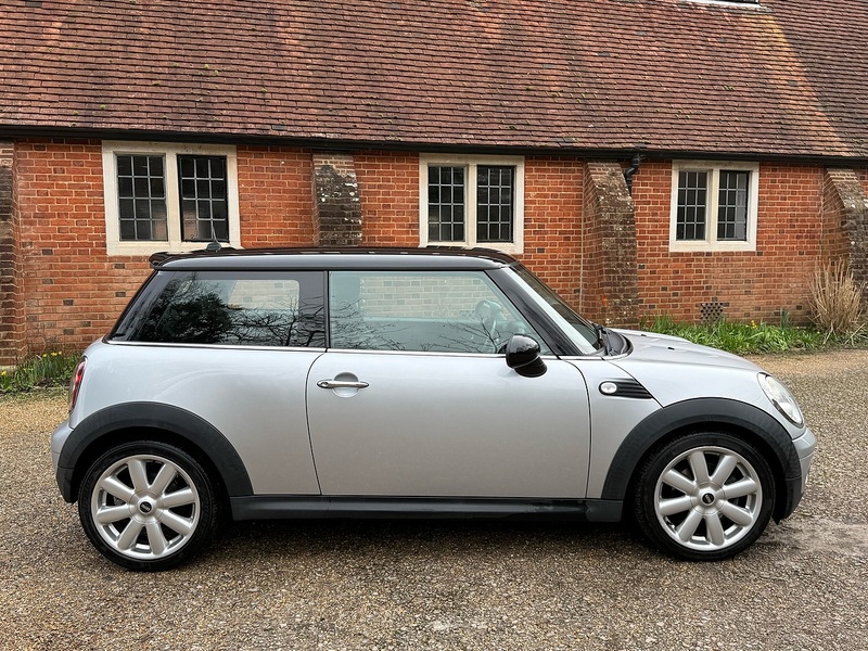 MINI Hatch 1.6 Cooper Hatchback 3dr Petrol Manual Euro 4 (120 ps) - U10003844