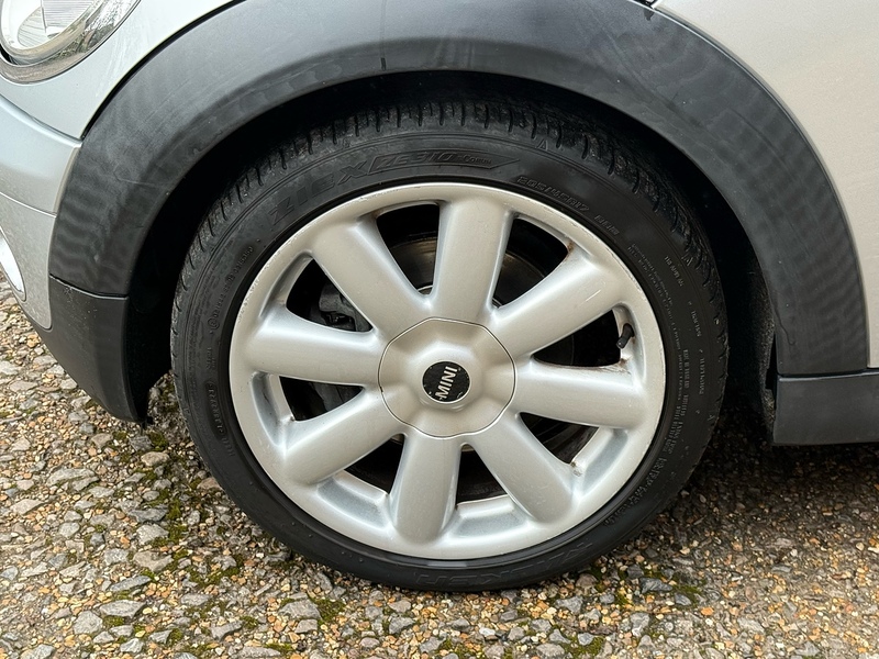 MINI Hatch 1.6 Cooper Hatchback 3dr Petrol Manual Euro 4 (120 ps) - U10003844