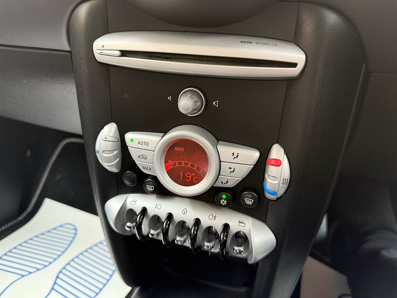 MINI Hatch 1.6 Cooper Hatchback 3dr Petrol Manual Euro 4 (120 ps) - U10003844