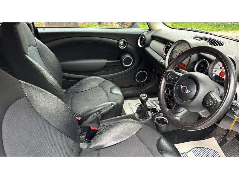 MINI Clubman 1.6 Cooper Euro 5 (s/s) 5dr - U10003857
