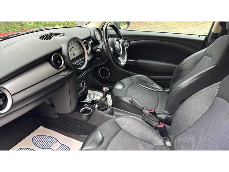 MINI Clubman 1.6 Cooper Euro 5 (s/s) 5dr - U10003857