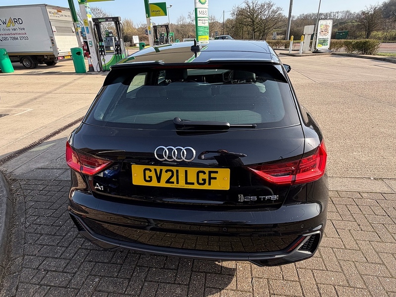 Audi A1 1.0 TFSI 25 S line Sportback 5dr Petrol S Tronic Euro 6 (s/s) (95 ps) - U10003861