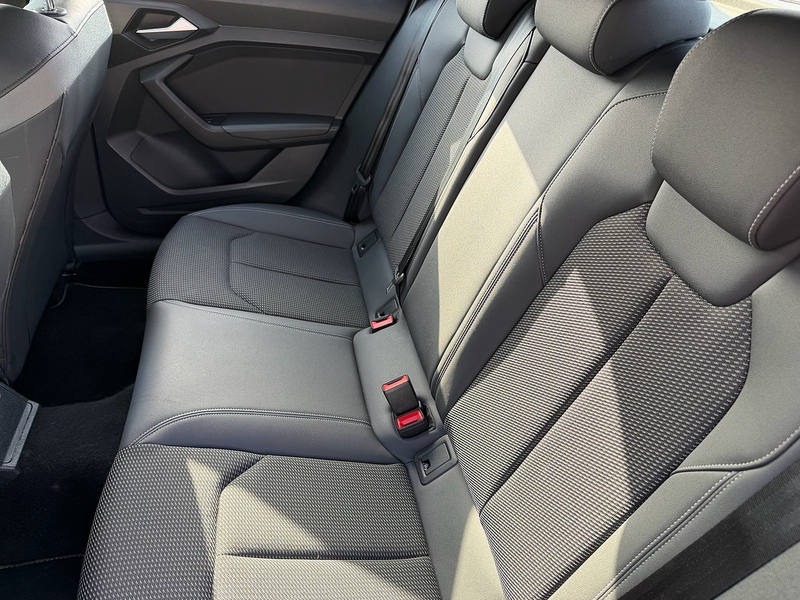 Audi A1 1.0 TFSI 25 S line Sportback 5dr Petrol S Tronic Euro 6 (s/s) (95 ps) - U10003861