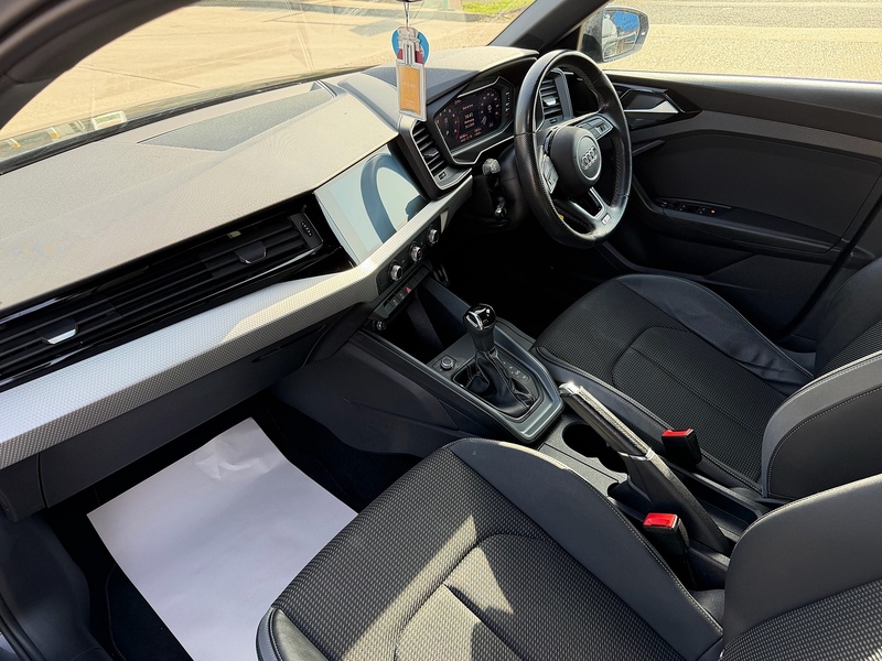 Audi A1 1.0 TFSI 25 S line Sportback 5dr Petrol S Tronic Euro 6 (s/s) (95 ps) - U10003861