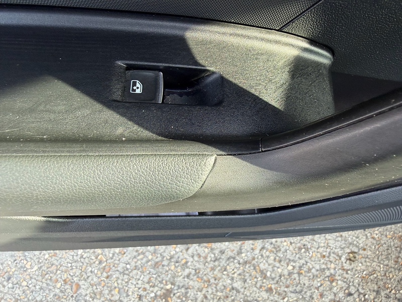 Audi A1 1.0 TFSI 25 S line Sportback 5dr Petrol S Tronic Euro 6 (s/s) (95 ps) - U10003861