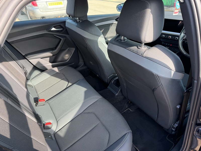 Audi A1 1.0 TFSI 25 S line Sportback 5dr Petrol S Tronic Euro 6 (s/s) (95 ps) - U10003861