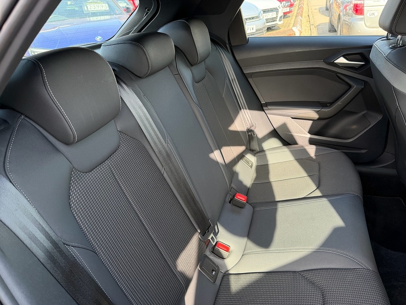 Audi A1 1.0 TFSI 25 S line Sportback 5dr Petrol S Tronic Euro 6 (s/s) (95 ps) - U10003861
