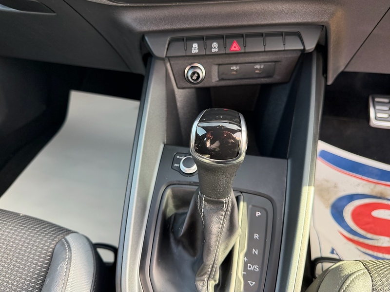 Audi A1 1.0 TFSI 25 S line Sportback 5dr Petrol S Tronic Euro 6 (s/s) (95 ps) - U10003861