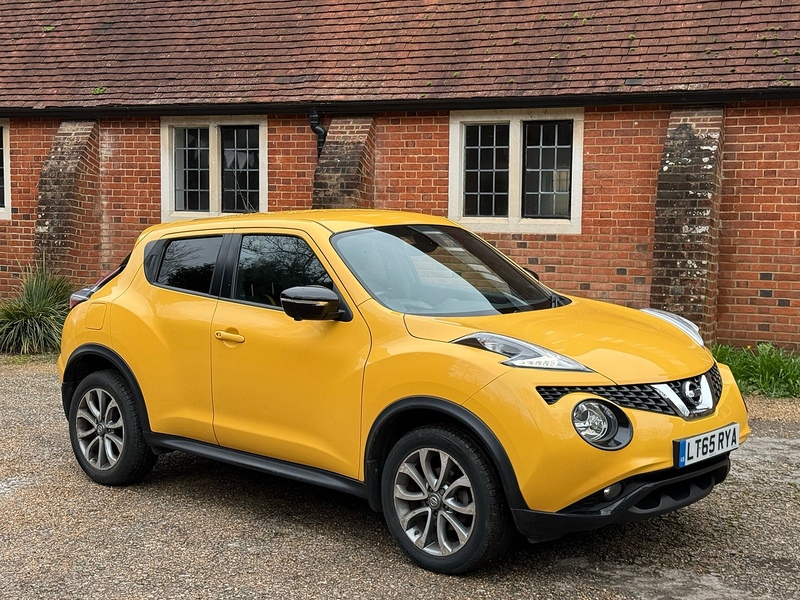 Nissan Juke 1.2 DIG-T Tekna SUV 5dr Petrol Manual Euro 5 (s/s) Euro 5 (115 ps) - U10003863