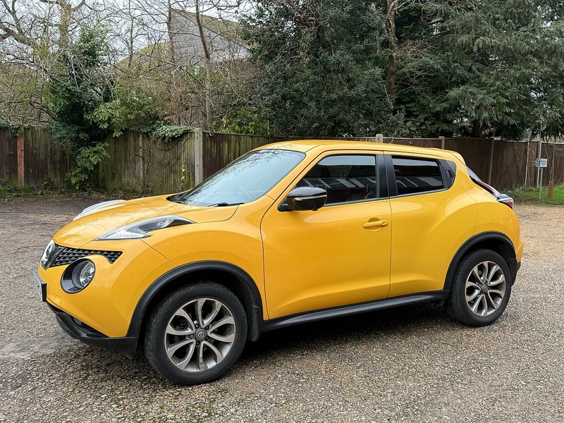 Nissan Juke 1.2 DIG-T Tekna SUV 5dr Petrol Manual Euro 5 (s/s) Euro 5 (115 ps) - U10003863