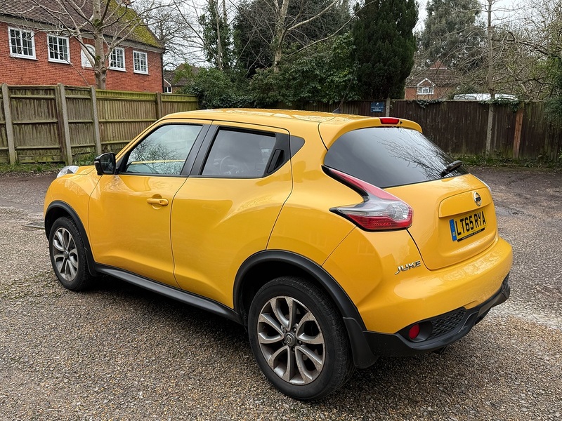 Nissan Juke 1.2 DIG-T Tekna SUV 5dr Petrol Manual Euro 5 (s/s) Euro 5 (115 ps) - U10003863
