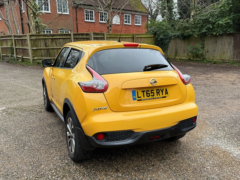 Nissan Juke 1.2 DIG-T Tekna SUV 5dr Petrol Manual Euro 5 (s/s) Euro 5 (115 ps) - U10003863